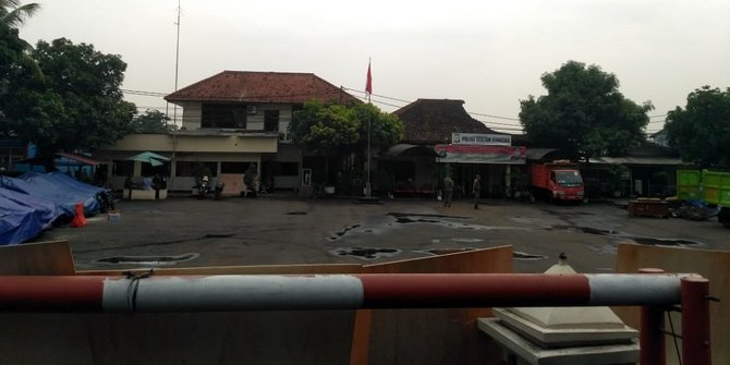 8 Fakta terkini Polsek Ciracas yang dirusak dan dibakar
