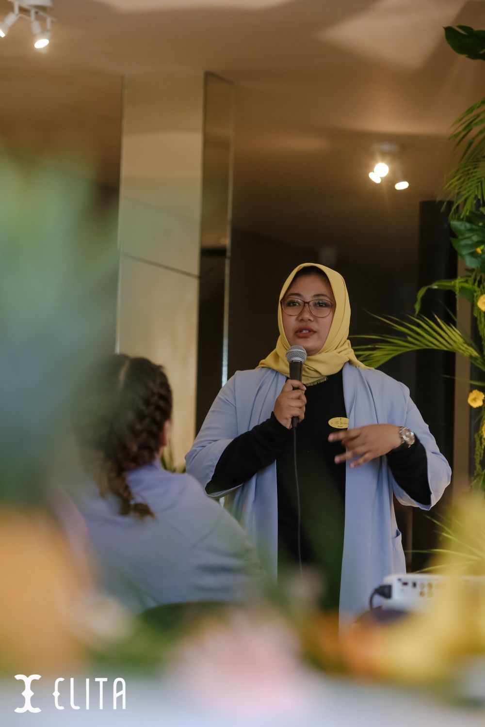 Elita Barbara, lulusan kedokteran hewan yang sukses bisnis hijab