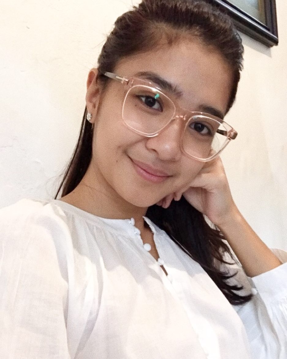 20 Seleb cantik Tanah Air ini miliki alis tebal alami