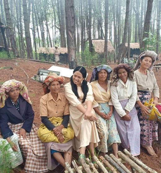 10 Potret Ely Sugigi bak gadis desa, cucok abis