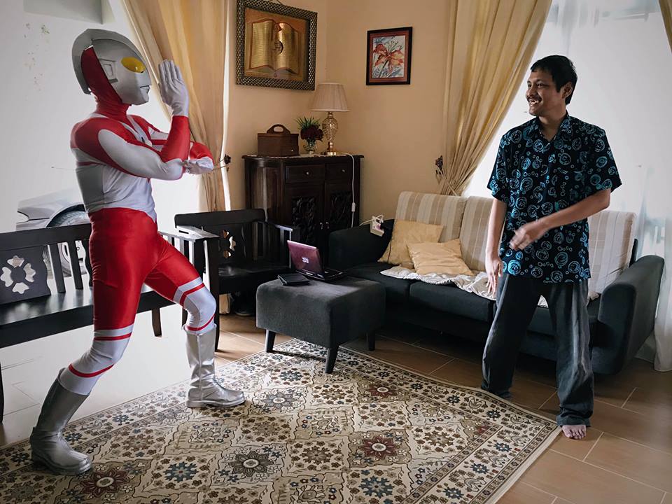 Kisah haru pria nyamar jadi Ultraman untuk hibur saudaranya