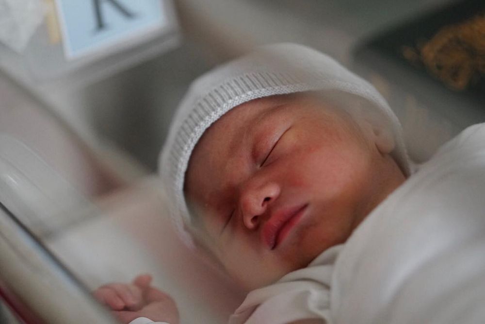 6 Potret baby Dhia, anak ketiga Ricky Harun yang menggemaskan