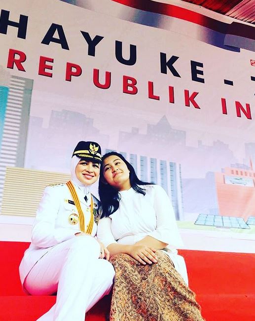 10 Momen Wali Kota Tangsel Airin Rachmi bersama keluarga