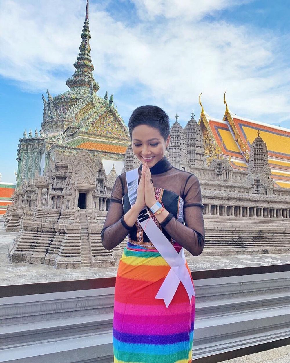 10 Pesona Miss Vietnam di Miss Universe 2018, selalu memukau