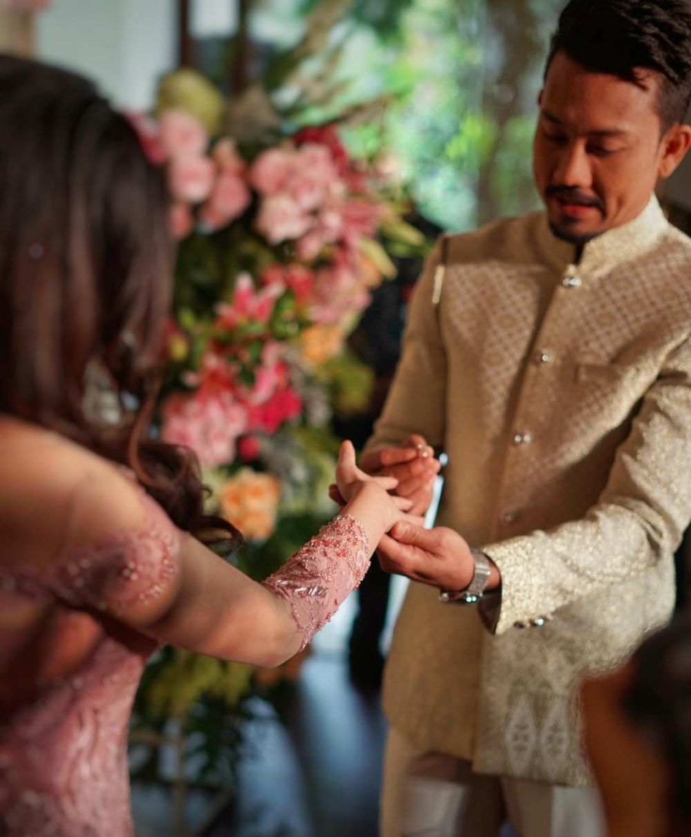 Perjalanan cinta Denny Sumargo-Dita Soedarjo hingga batal menikah