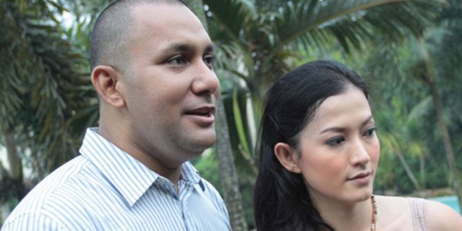 9 Seleb ini tersandung restu calon mertua saat hendak menikah