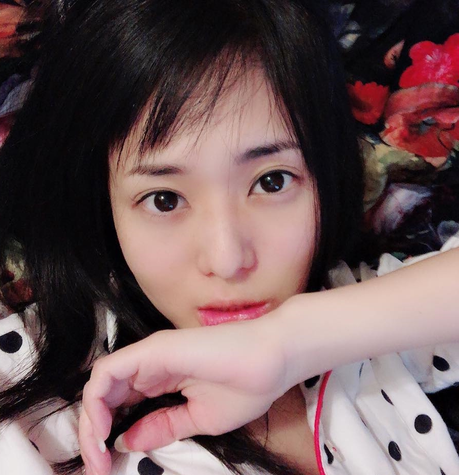 10 Potret Sora Aoi, artis dewasa Jepang yang kini hamil 5 bulan