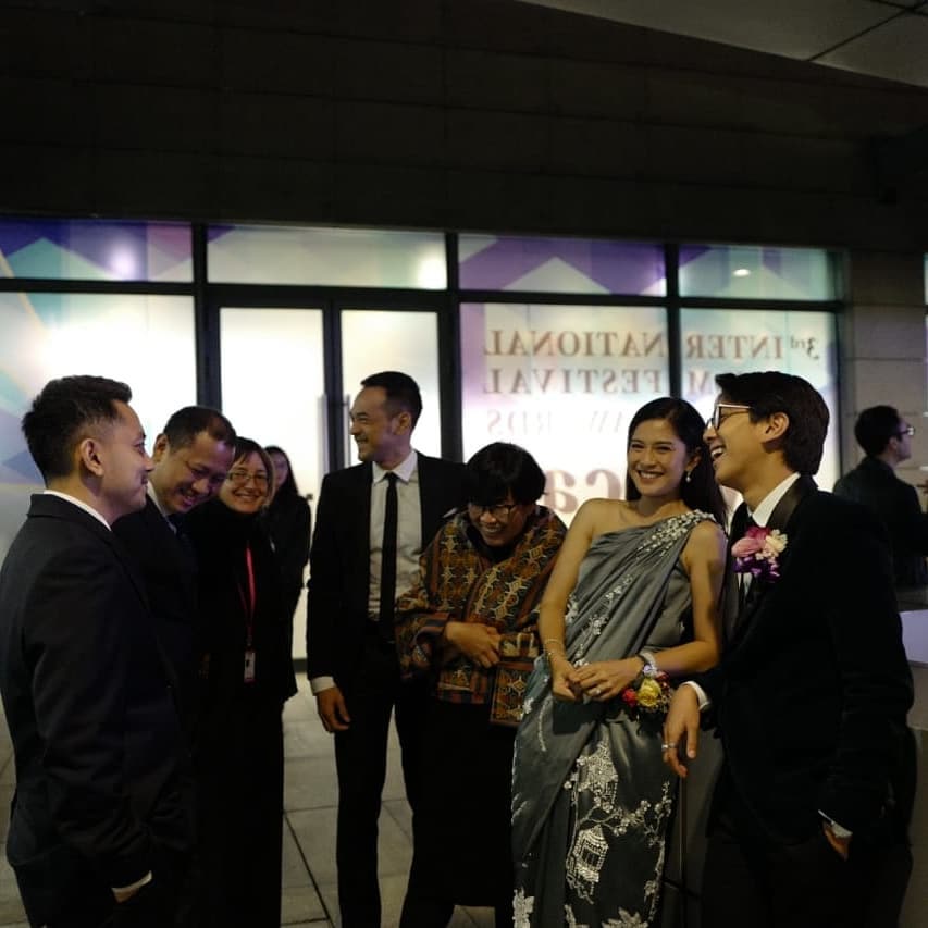 8 Penampilan kece Iqbaal Ramadhan saat raih penghargaan di Makau