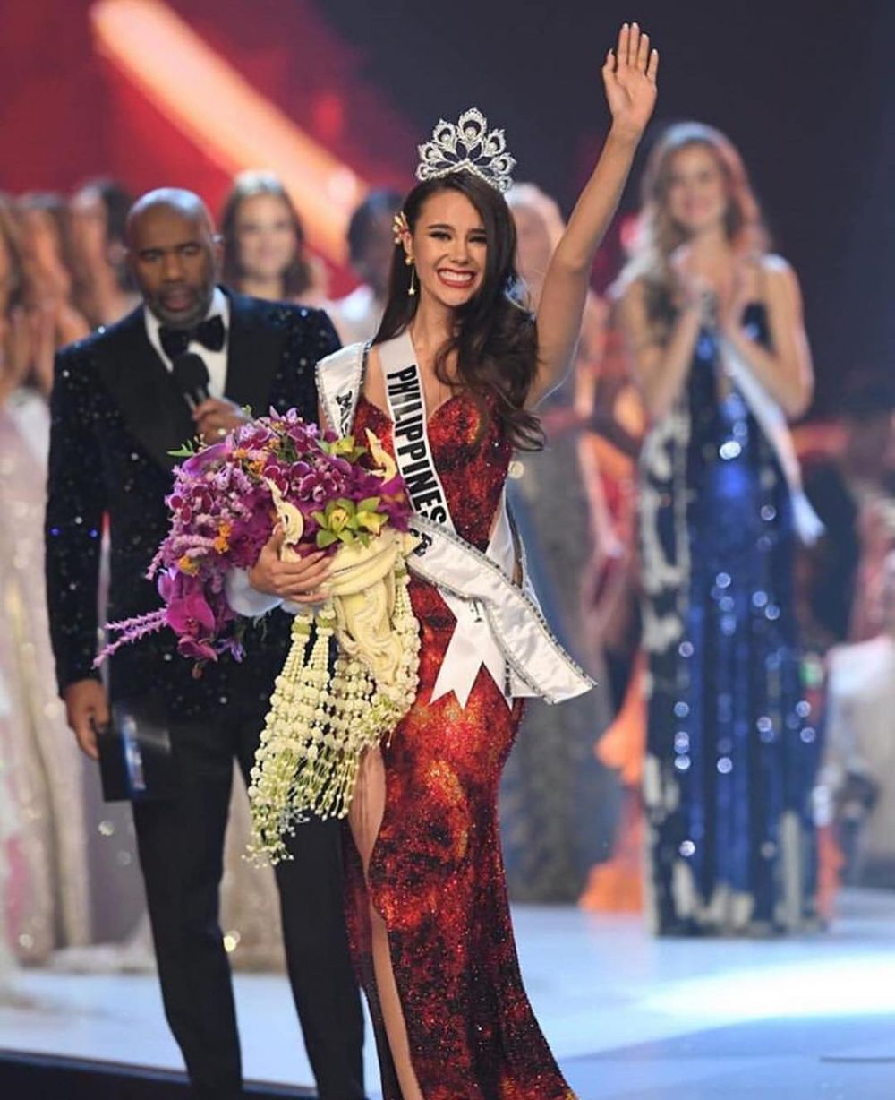 12 Pesona Miss Universe 2018 Catriona Gray, eks finalis Miss World
