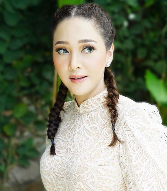 9 Gaya rambut Maia Estianty, pernah dicat warna-warni