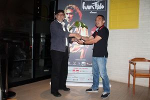 Sebelum konser, Iwan Fals selalu lakukan “ritual hijau” ini