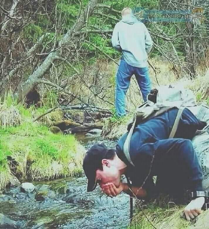 15 Foto lucu orang lagi nggak fokus ini bikin susah nahan tawa