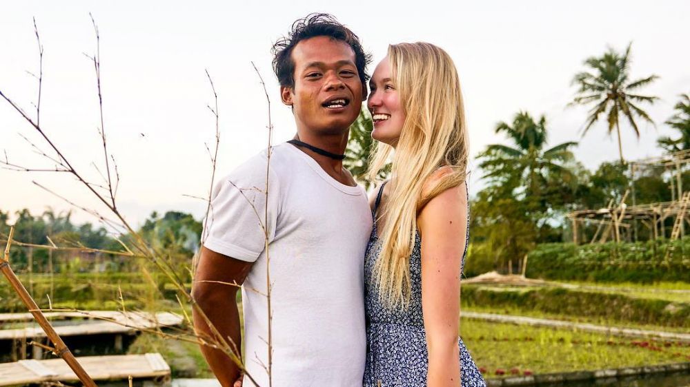 12 Potret kemesraan cowok Muntilan yang nikahi bule cantik