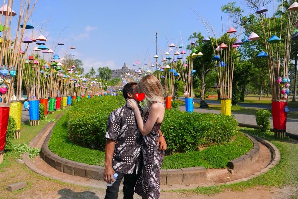 12 Potret kemesraan cowok Muntilan yang nikahi bule cantik