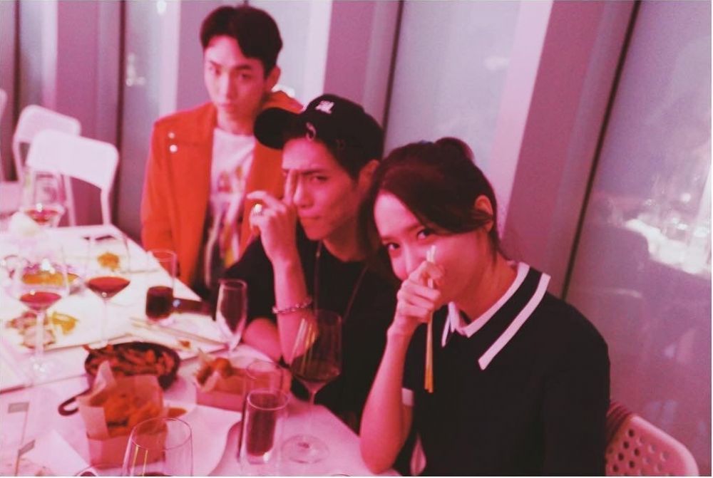10 Momen kenangan Jonghyun SHINee & sahabat ini bikin fans rindu