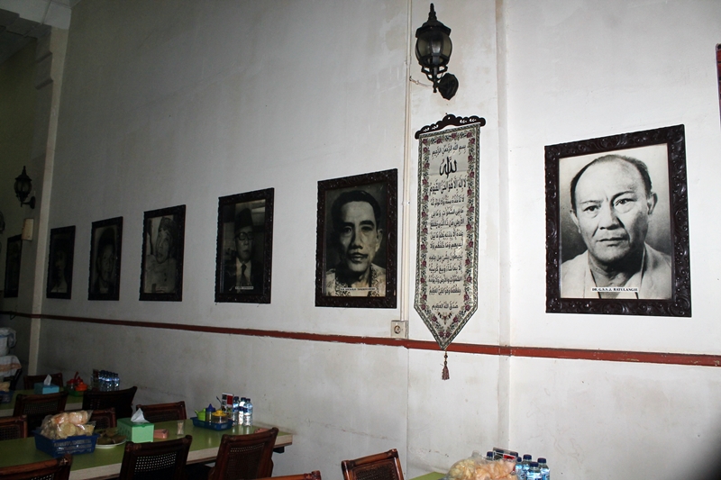 Cerita NKRI dalam semangkuk coto Makassar di Jalan Veteran   