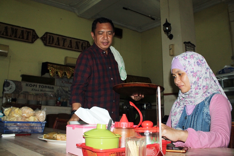 Cerita NKRI dalam semangkuk coto Makassar di Jalan Veteran   