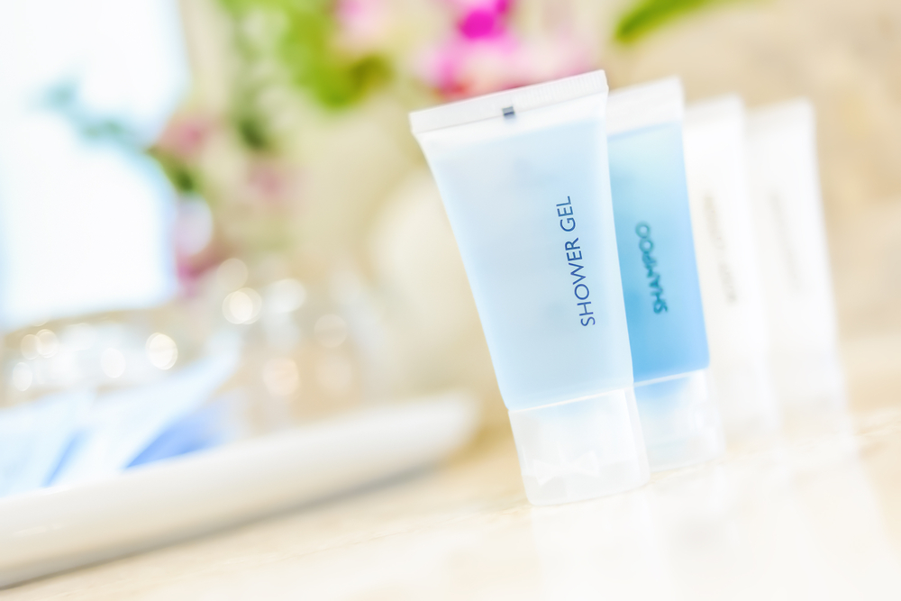 Jaga kegantenganmu saat traveling dengan 8 barang toiletry ini