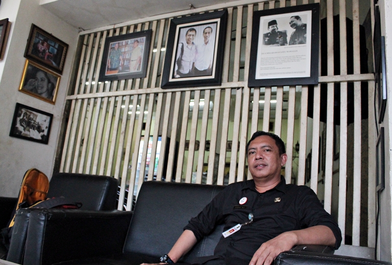 Ini dia sosok penjual coto Makassar yang ternyata seorang direktur