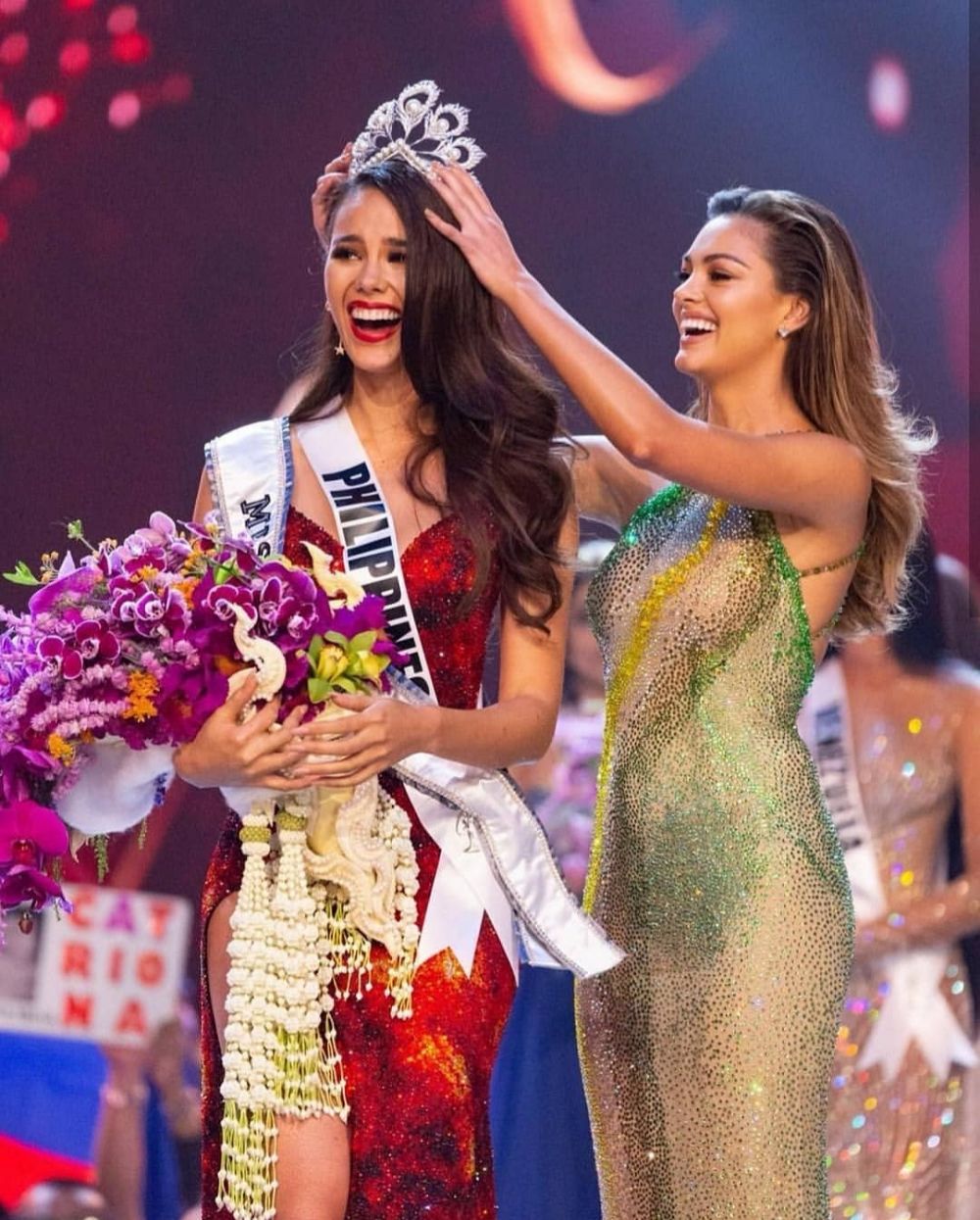 10 Potret masa kecil Catriona Gray Miss Universe 2018, imut abis
