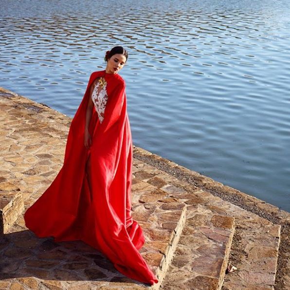  8 Potret Catriona Gray Miss Universe 2018 berlatar alam Filipina