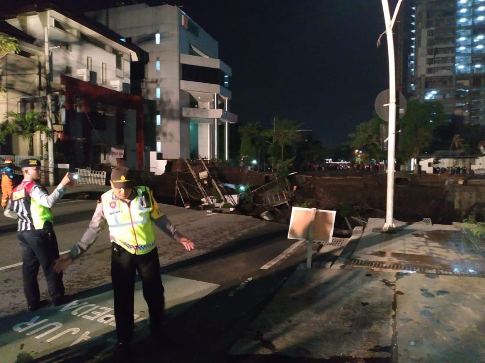 10 Potret kondisi Jalan Gubeng Surabaya sesaat setelah ambles