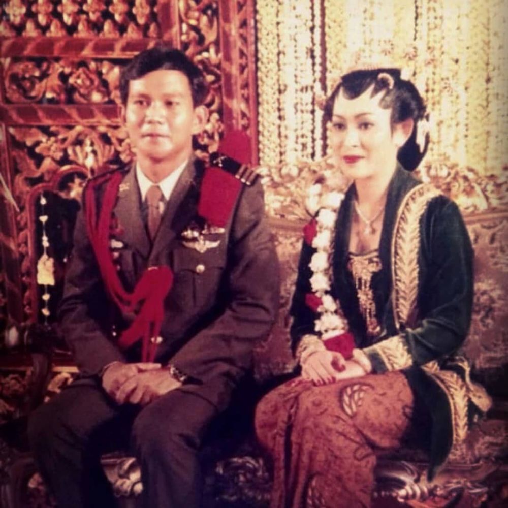 14 Nostalgia romantisme masa muda Jokowi-Iriana & Prabowo-Titiek