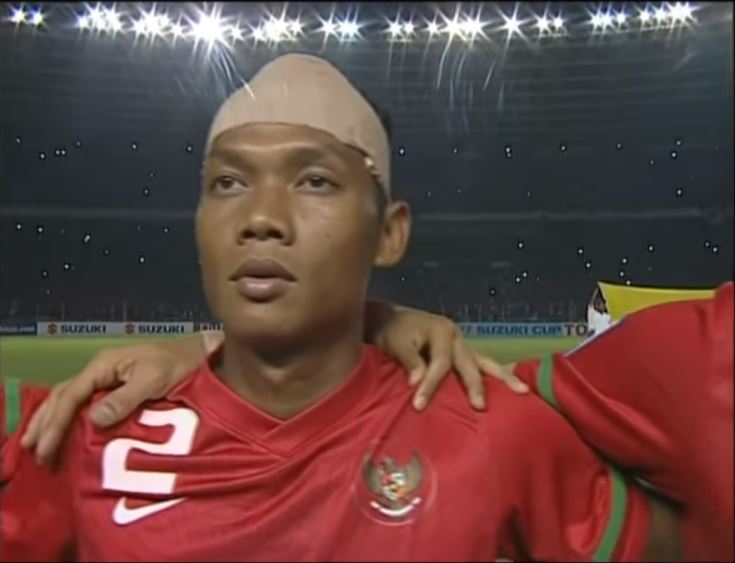  7 Potret kenangan M Nasuha di Piala AFF 2010 dengan kepala diperban