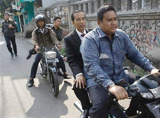 7 Momen Jokowi naik transportasi umum, terbaru naik bus 380 km