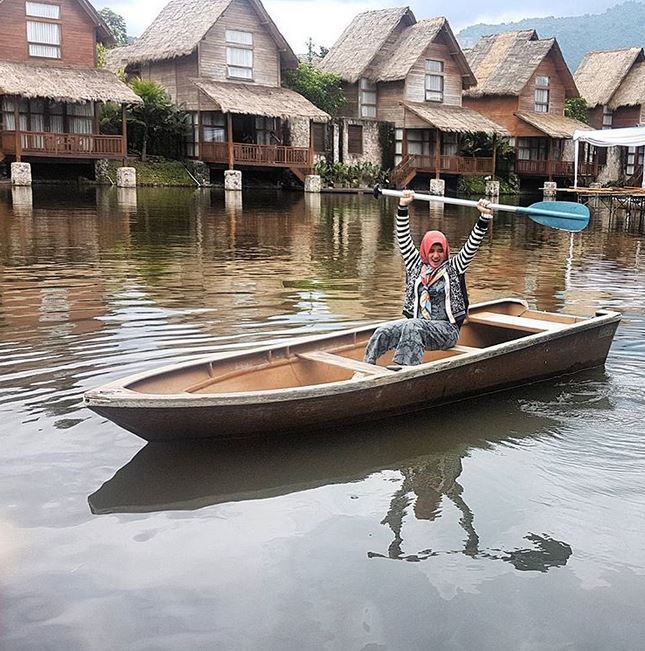 12 Gaya traveling Bebi Silvana, istri Opick yang sukses berbisnis