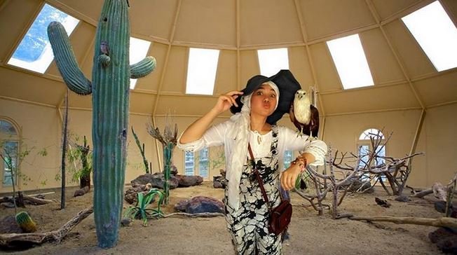 12 Gaya traveling Bebi Silvana, istri Opick yang sukses berbisnis