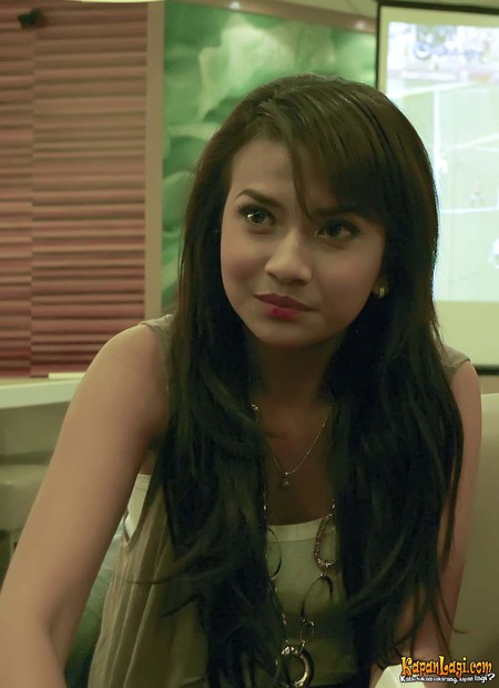 10 Transformasi Vanessa Angel dari remaja hingga cantik memesona