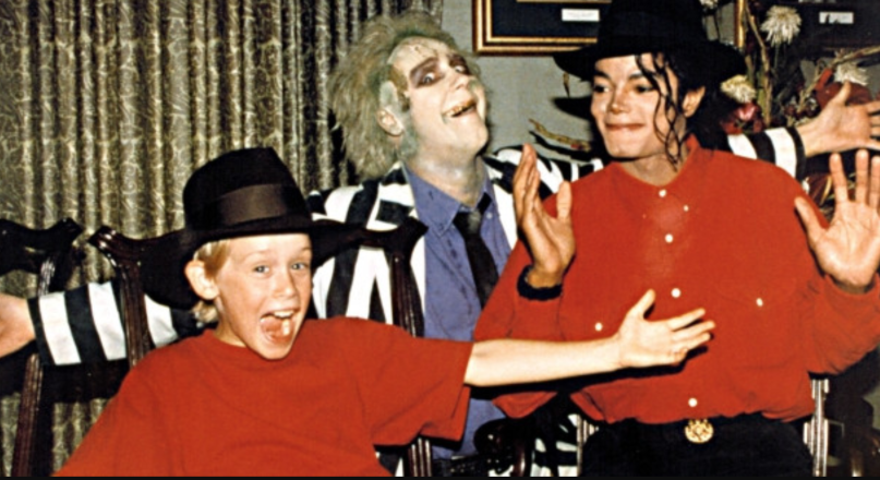 12 Potret langka kedekatan Macaulay Culkin dan Michael Jackson