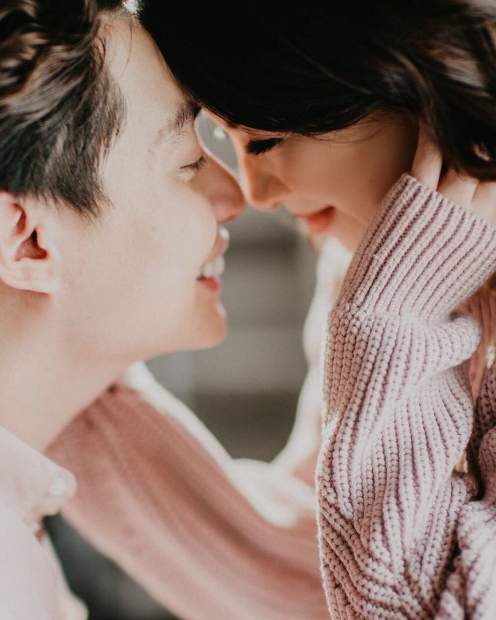 7 Potret prewedding Edric Tjandra & kekasihnya, bikin baper