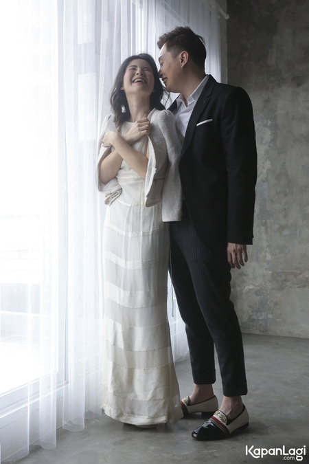 7 Potret prewedding Edric Tjandra & kekasihnya, bikin baper