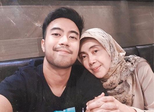 Jelang Hari Ibu, ini momen kebersamaan 10 seleb dengan ibunya