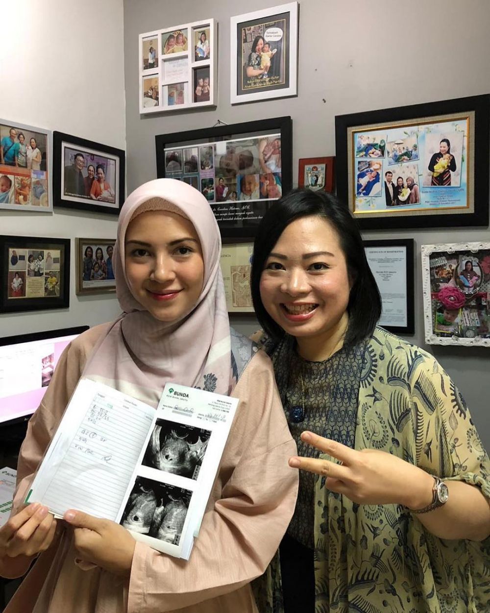 Ratna Galih hamil anak kembar, begini ungkapan rasa bahagianya