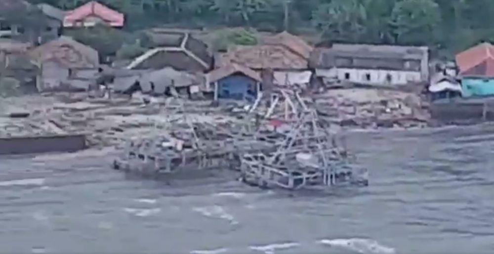 10 Potret Kalianda Lampung Selatan dari udara pasca tsunami Banten