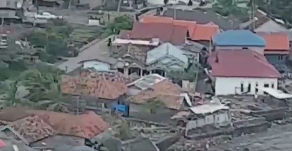10 Potret Kalianda Lampung Selatan dari udara pasca tsunami Banten