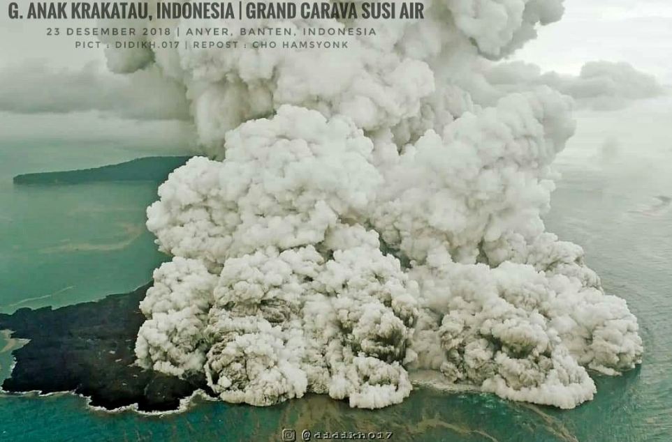 8 Potret terkini aktivitas Anak Krakatau, picu tsunami Banten