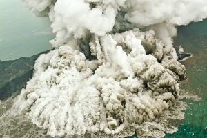 5 Fakta Anak Krakatau, bisa tumbuh tinggi 4-6 meter setahun