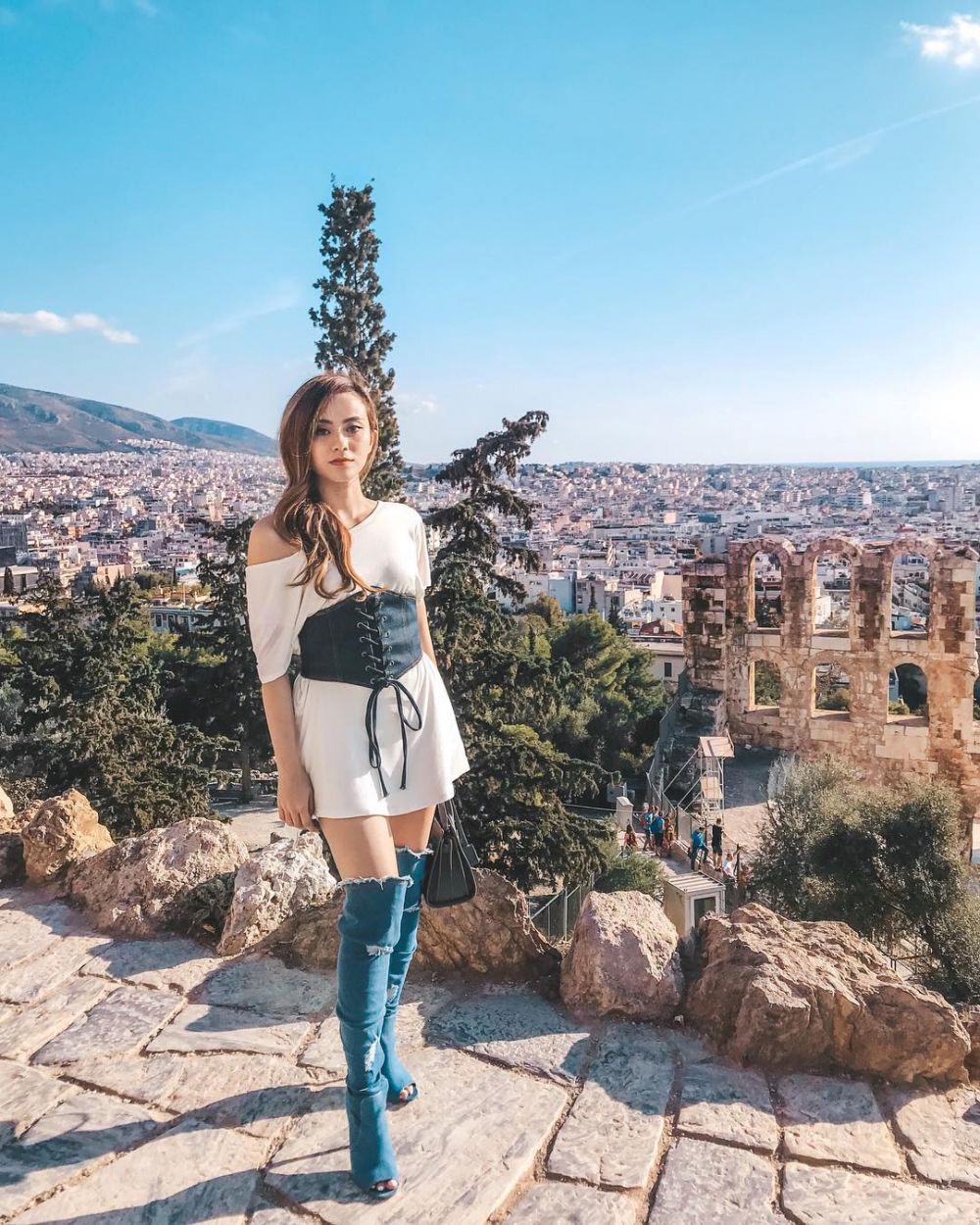 12 Potret Dylan Sahara, istri Ifan Seventeen korban tsunami Banten