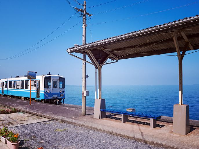20 Potret Shimonada, stasiun kereta api paling indah di dunia