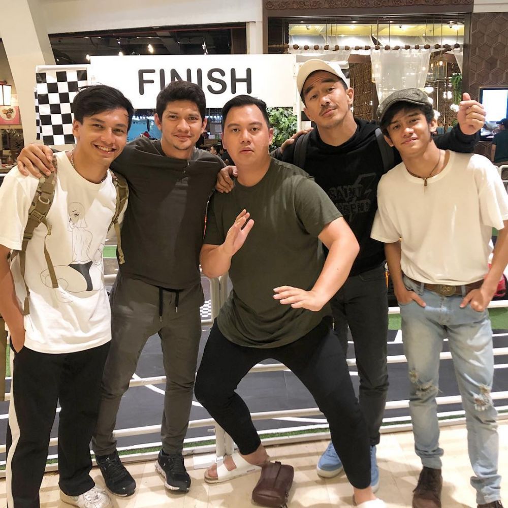 Main film bareng, ini 10 momen bromance Jefri Nichol & Joe Taslim