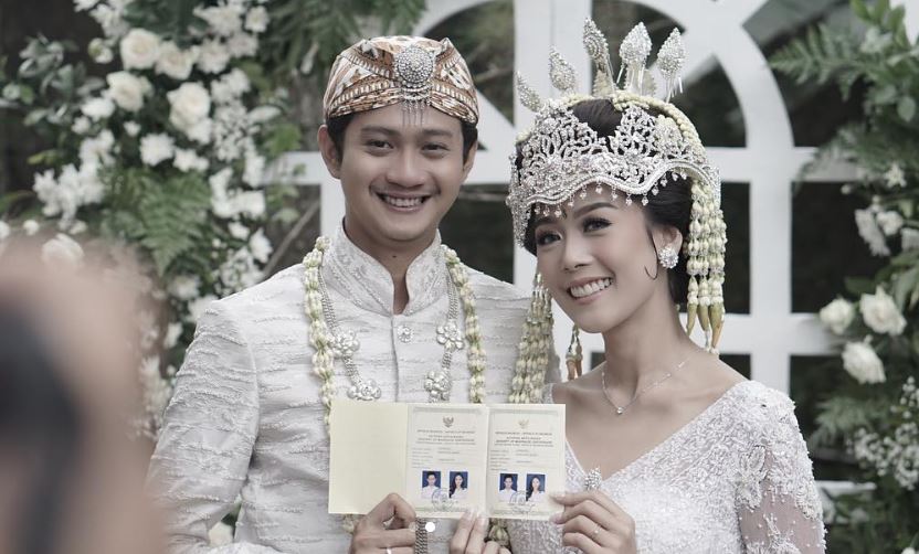 10 Foto pernikahan Yoga Arizona & Widya Melia, penuh kebahagiaan