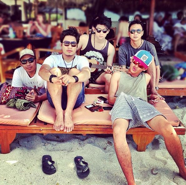 18 Potret persahabatan Ifan Seventeen & Rizal Armada, kompak