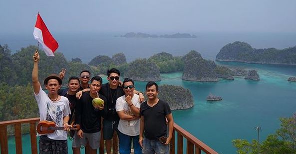 18 Potret persahabatan Ifan Seventeen & Rizal Armada, kompak