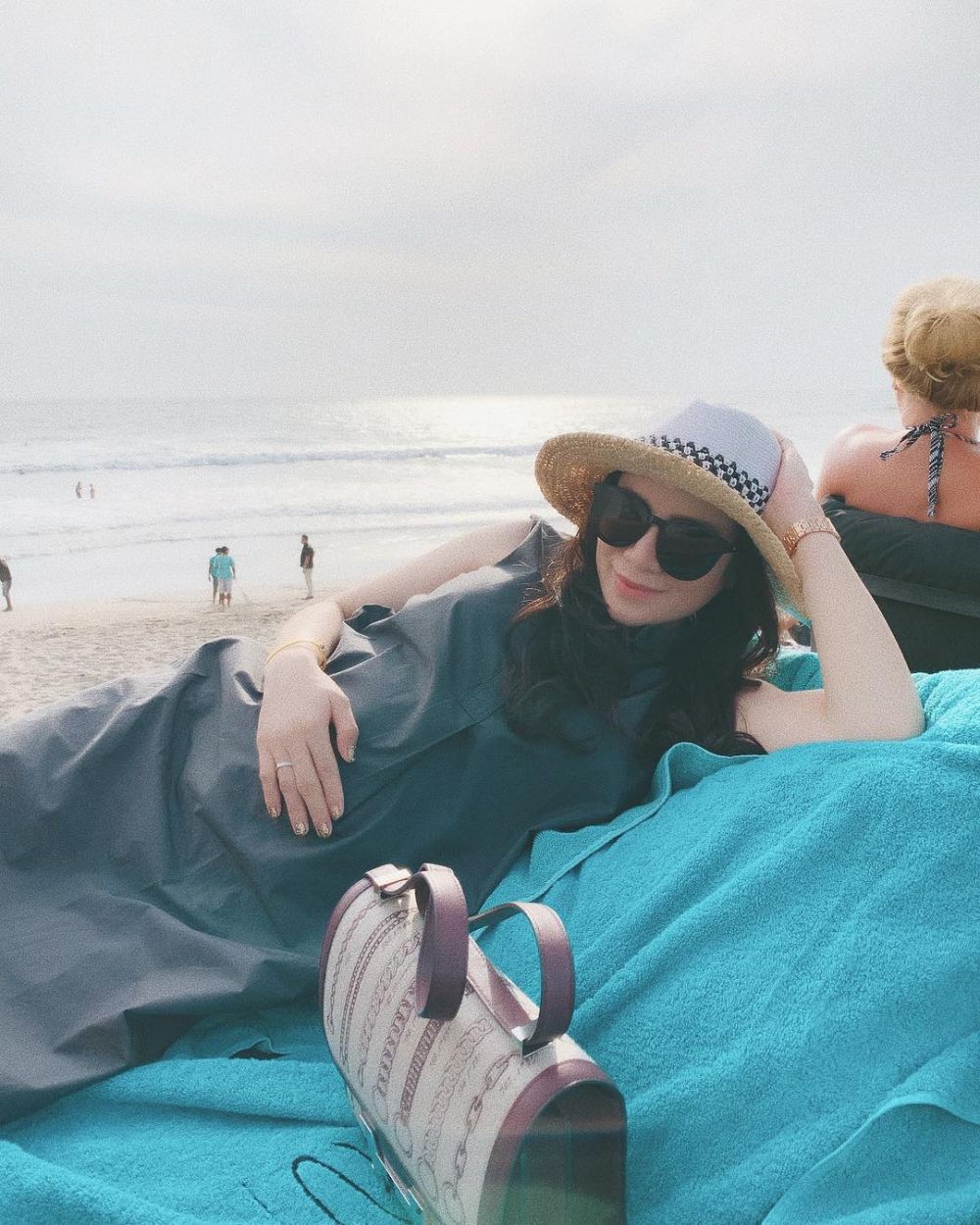 Hamil tujuh bulan, ini 10 potret Momo Geisha yang makin cantik