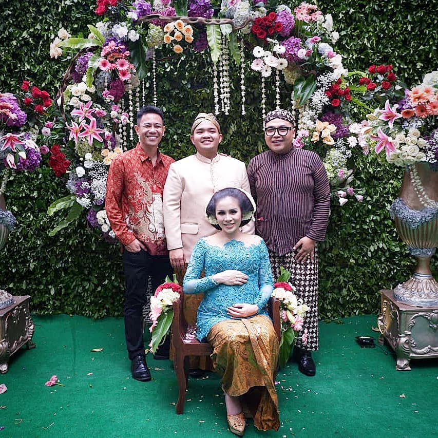 Hamil tujuh bulan, ini 10 potret Momo Geisha yang makin cantik