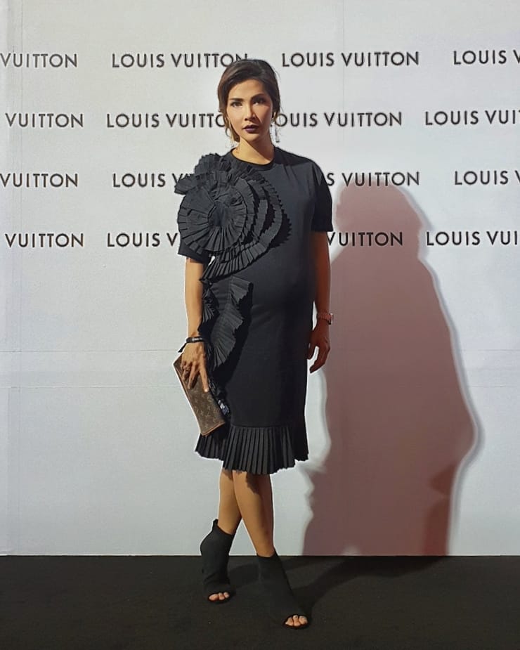 15 Gaya busana hamil ala Nadia Mulya ini kece maksimal